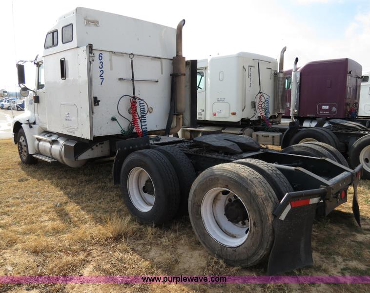 image for item B4569 2007 International 9400i semi truck