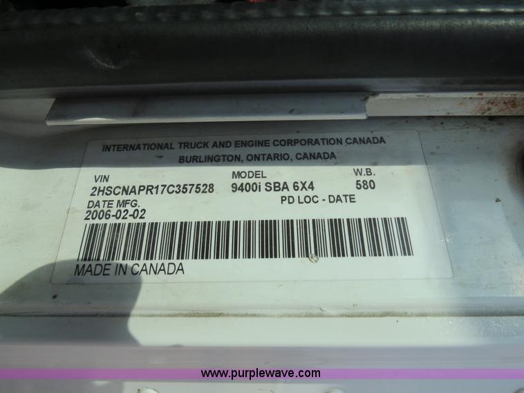image for item B4569 2007 International 9400i semi truck