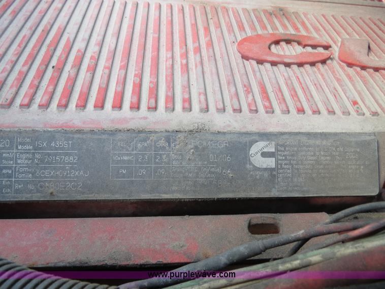 image for item B4569 2007 International 9400i semi truck