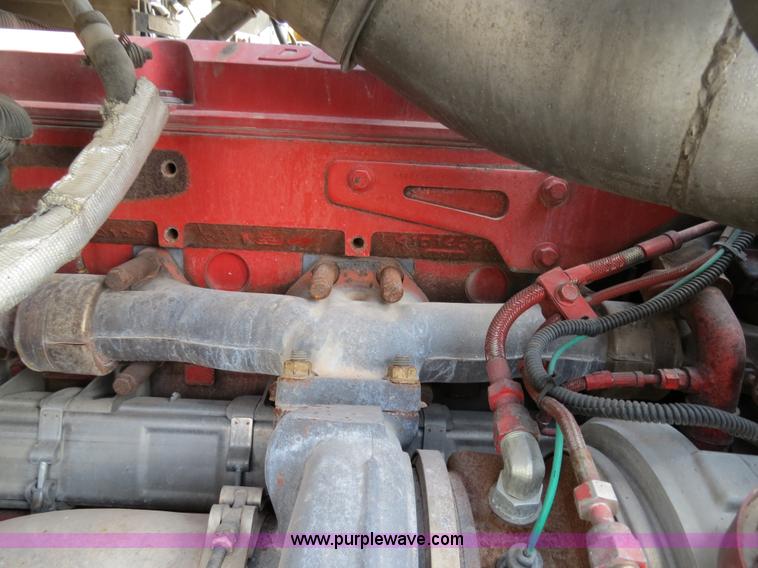 image for item B4569 2007 International 9400i semi truck