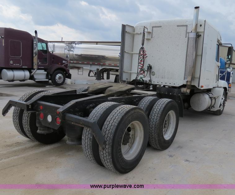 image for item B4570 2003 Freightliner ST120 semi truck