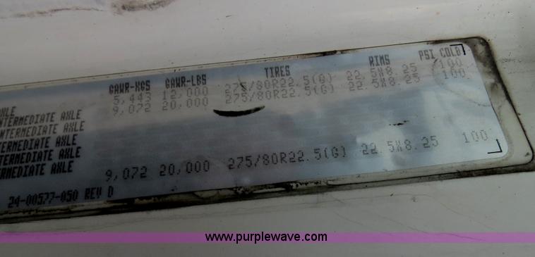 image for item B4570 2003 Freightliner ST120 semi truck