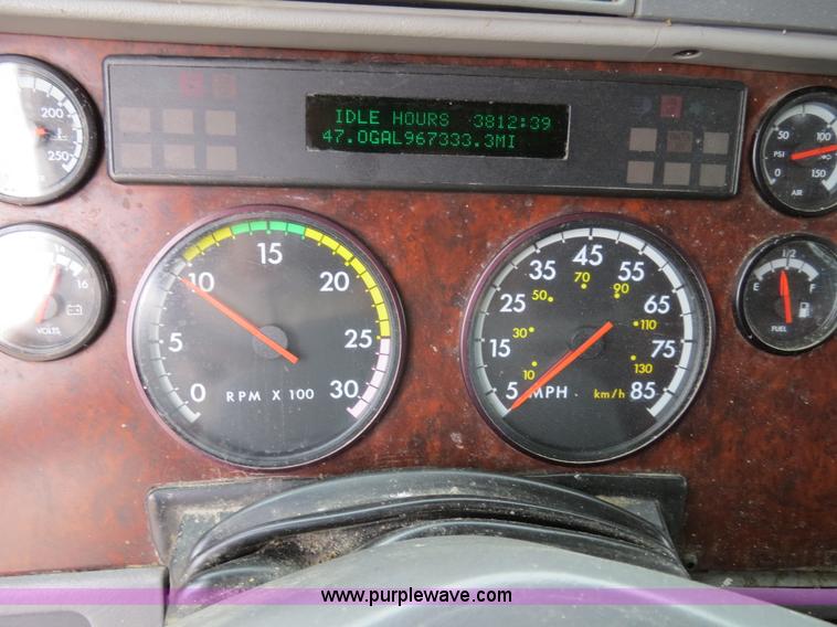 image for item B4570 2003 Freightliner ST120 semi truck