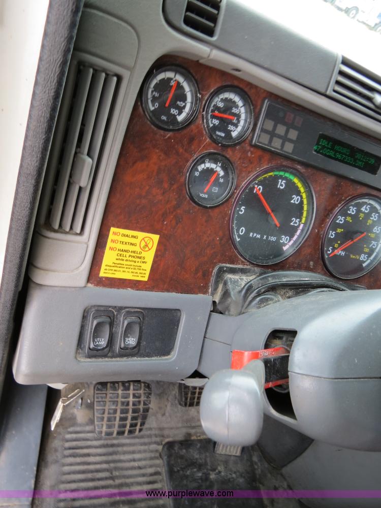 image for item B4570 2003 Freightliner ST120 semi truck