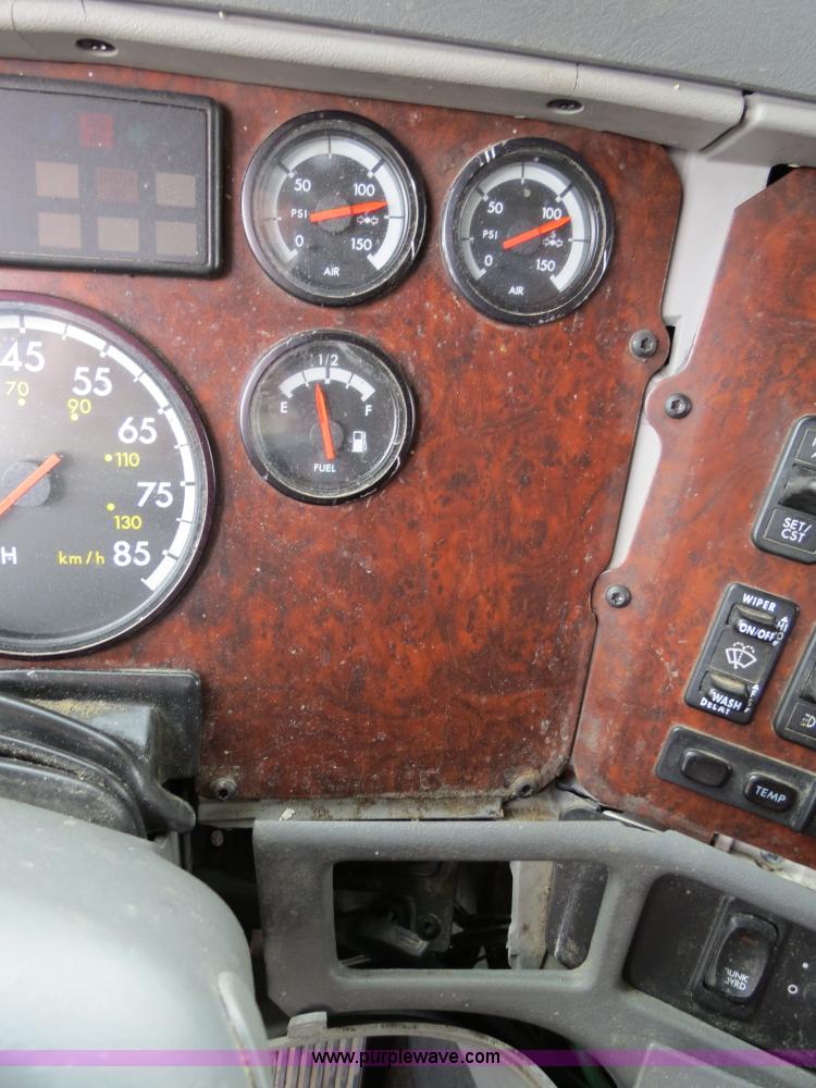 image for item B4570 2003 Freightliner ST120 semi truck