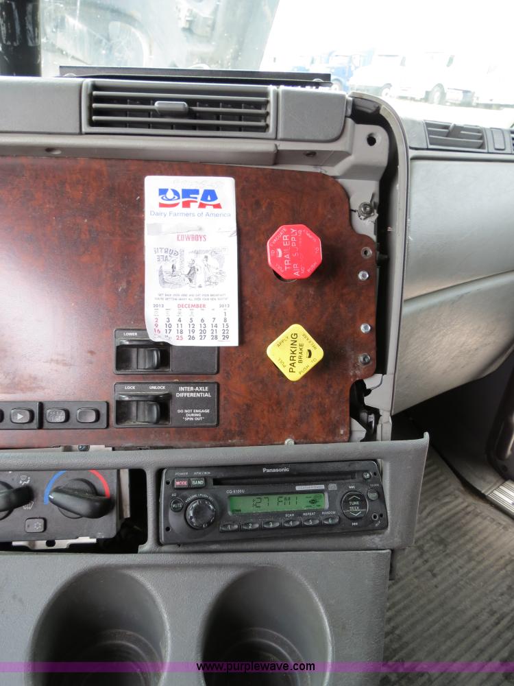 image for item B4570 2003 Freightliner ST120 semi truck