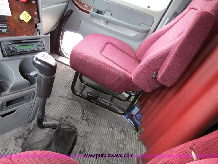 image for item B4570 2003 Freightliner ST120 semi truck