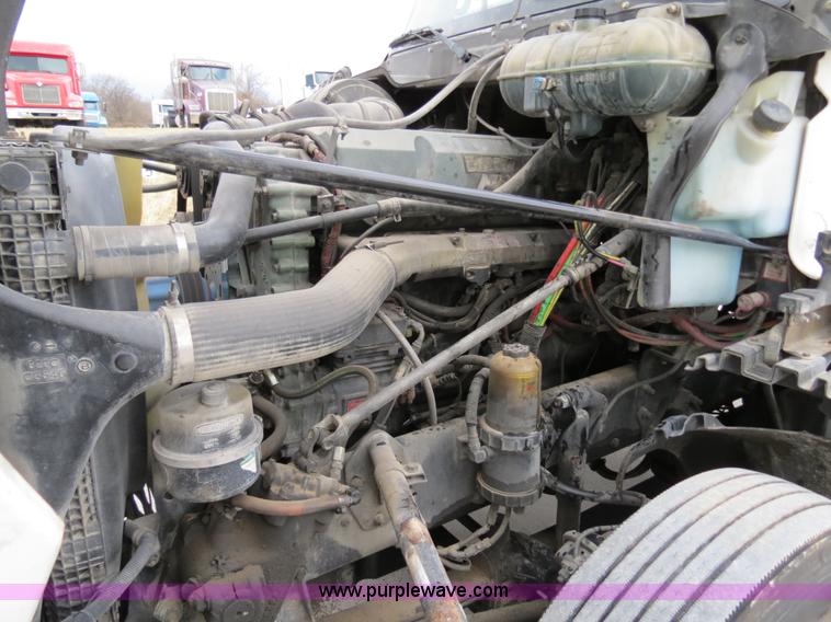 image for item B4570 2003 Freightliner ST120 semi truck