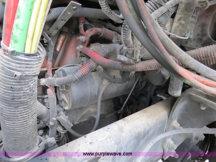 image for item B4570 2003 Freightliner ST120 semi truck