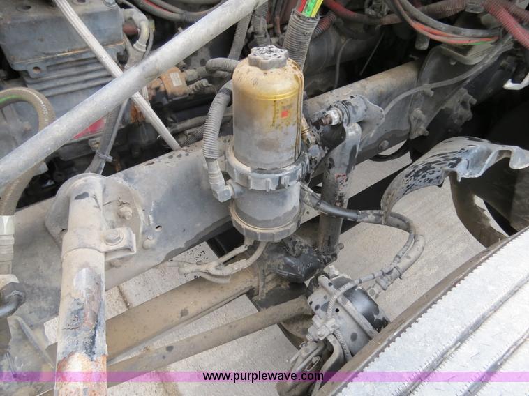 image for item B4570 2003 Freightliner ST120 semi truck