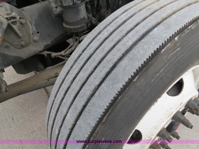 image for item B4570 2003 Freightliner ST120 semi truck