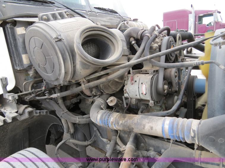 image for item B4570 2003 Freightliner ST120 semi truck