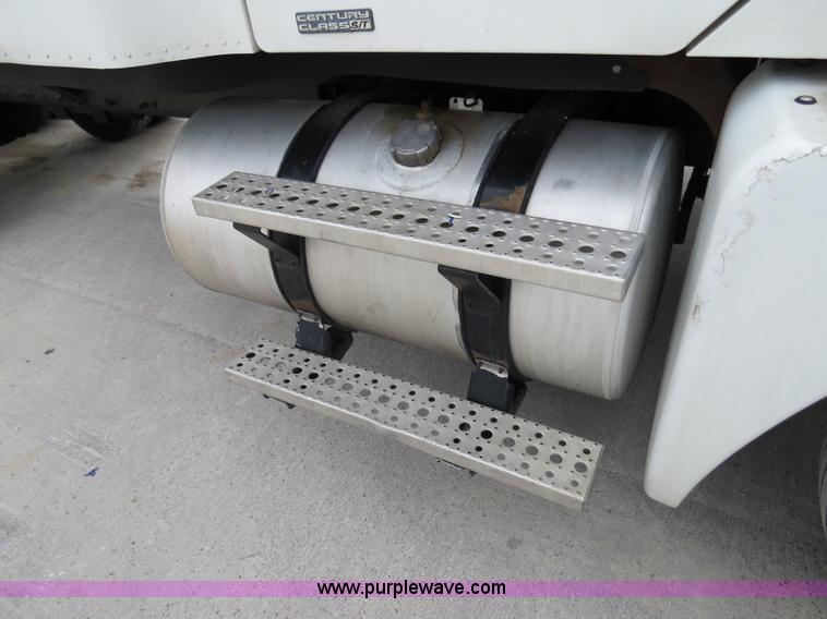 image for item B4570 2003 Freightliner ST120 semi truck