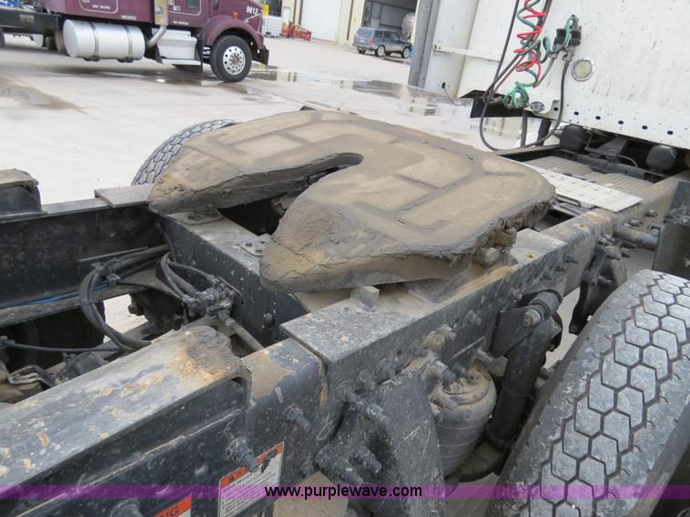 image for item B4570 2003 Freightliner ST120 semi truck