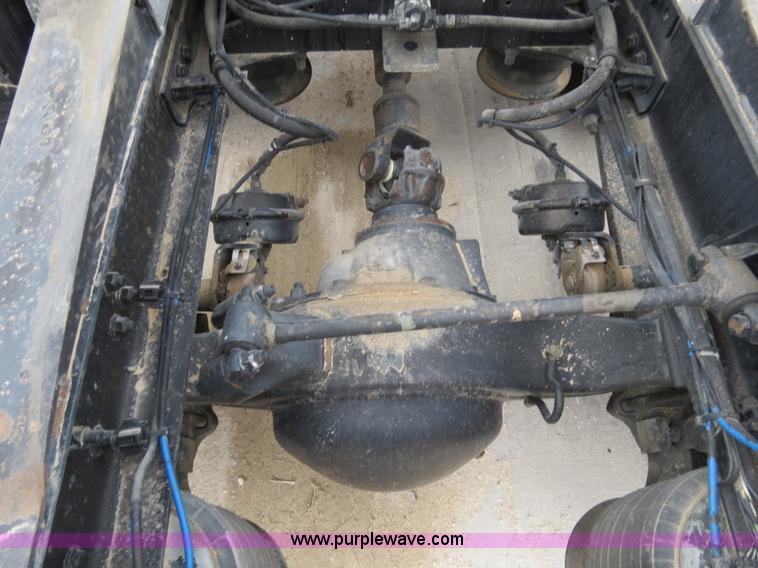 image for item B4570 2003 Freightliner ST120 semi truck