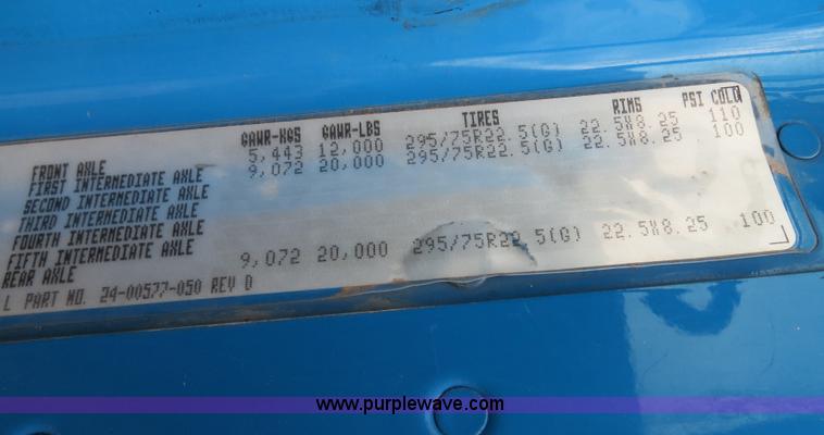 image for item B4571 2003 Freightliner Columbia semi truck