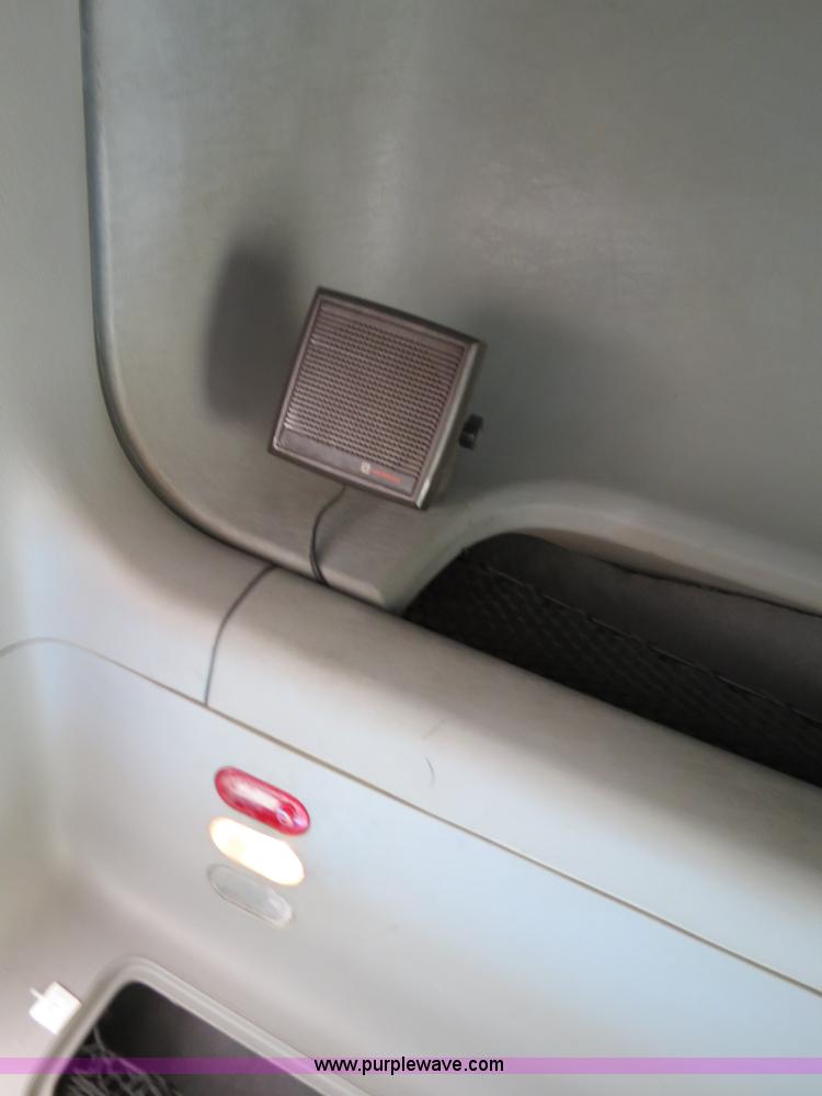 image for item B4571 2003 Freightliner Columbia semi truck