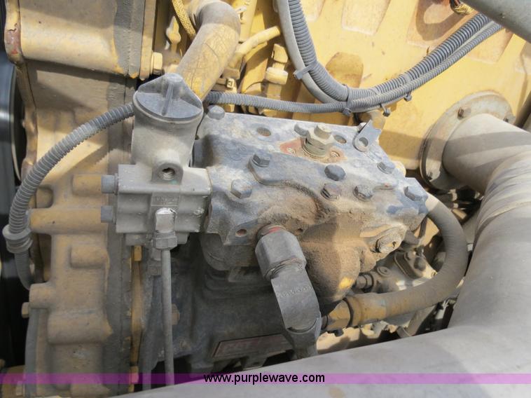 image for item B4571 2003 Freightliner Columbia semi truck