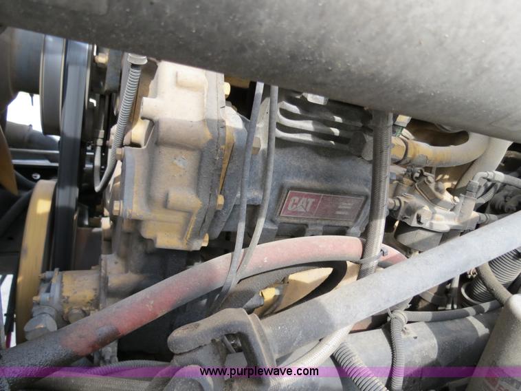 image for item B4571 2003 Freightliner Columbia semi truck