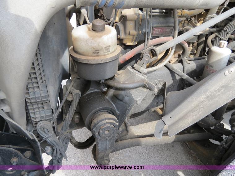 image for item B4571 2003 Freightliner Columbia semi truck