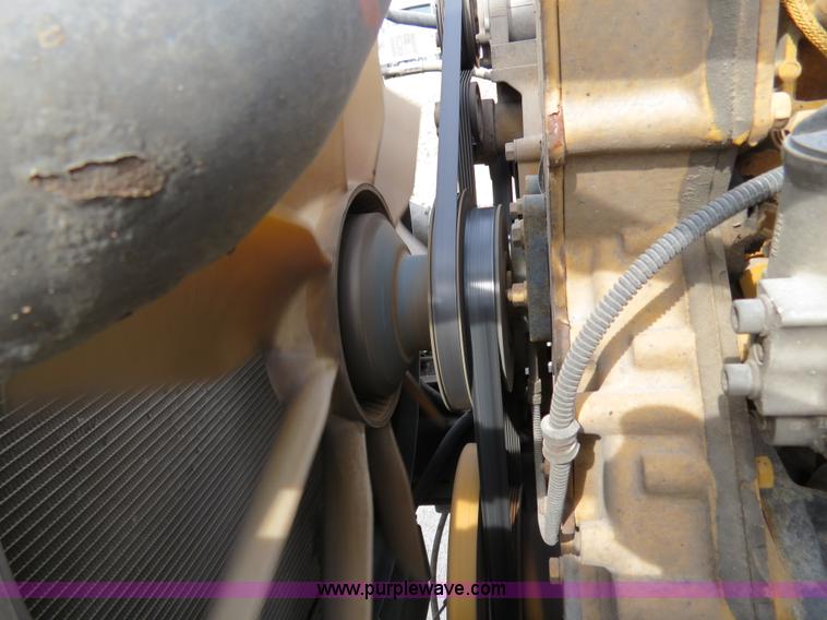 image for item B4571 2003 Freightliner Columbia semi truck