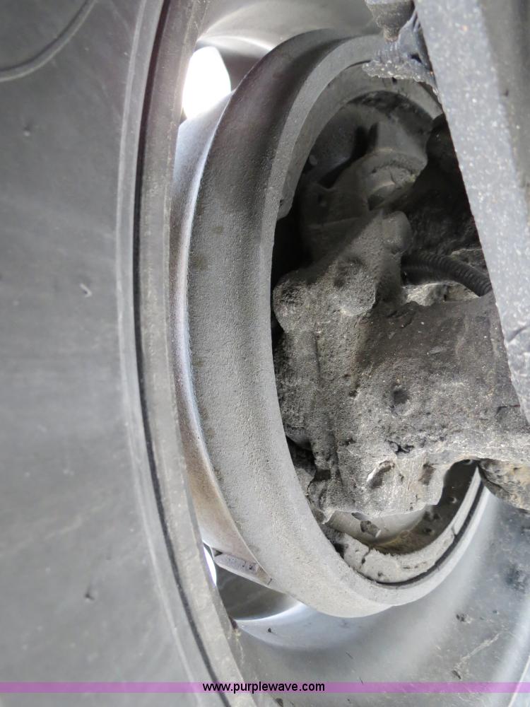 image for item B4571 2003 Freightliner Columbia semi truck