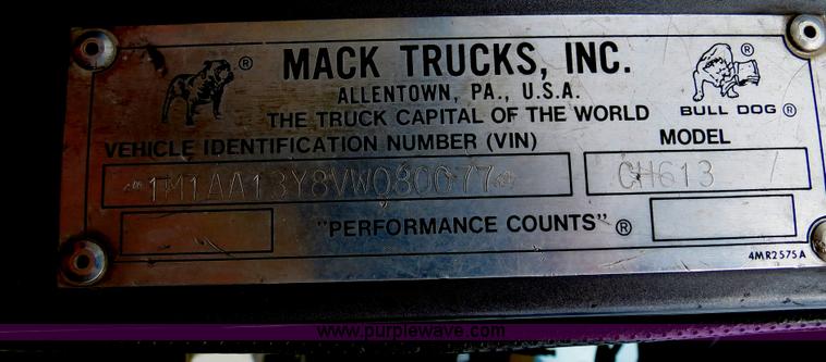image for item B4572 1997 Mack CH613 Day Cab semi truck