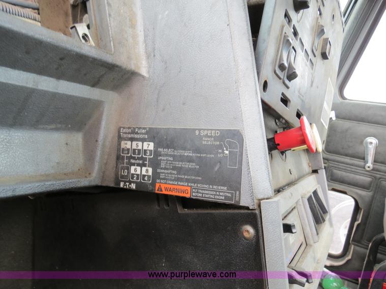 image for item B4572 1997 Mack CH613 Day Cab semi truck