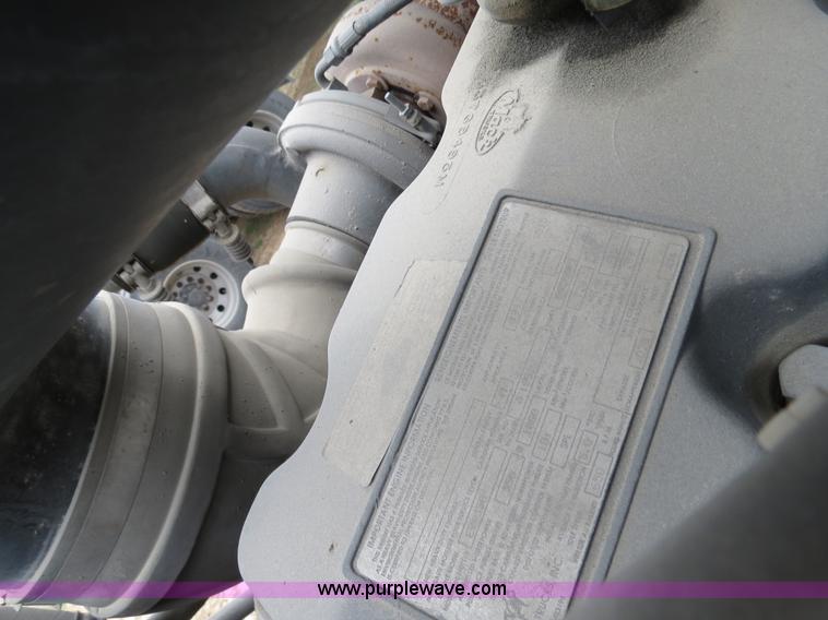 image for item B4572 1997 Mack CH613 Day Cab semi truck