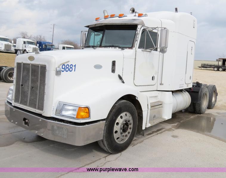 image for item B4573 1998 Peterbilt 377 semi truck