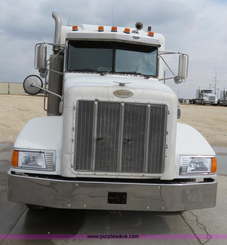image for item B4573 1998 Peterbilt 377 semi truck