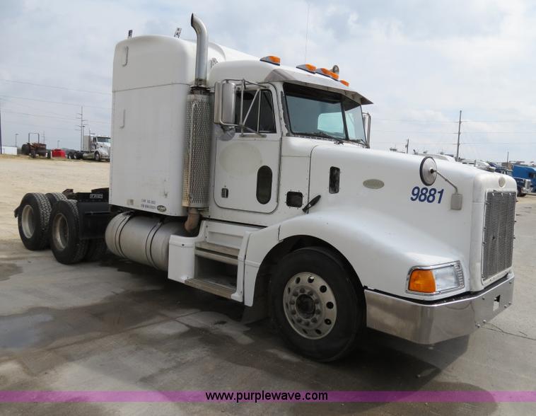 image for item B4573 1998 Peterbilt 377 semi truck