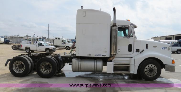 image for item B4573 1998 Peterbilt 377 semi truck
