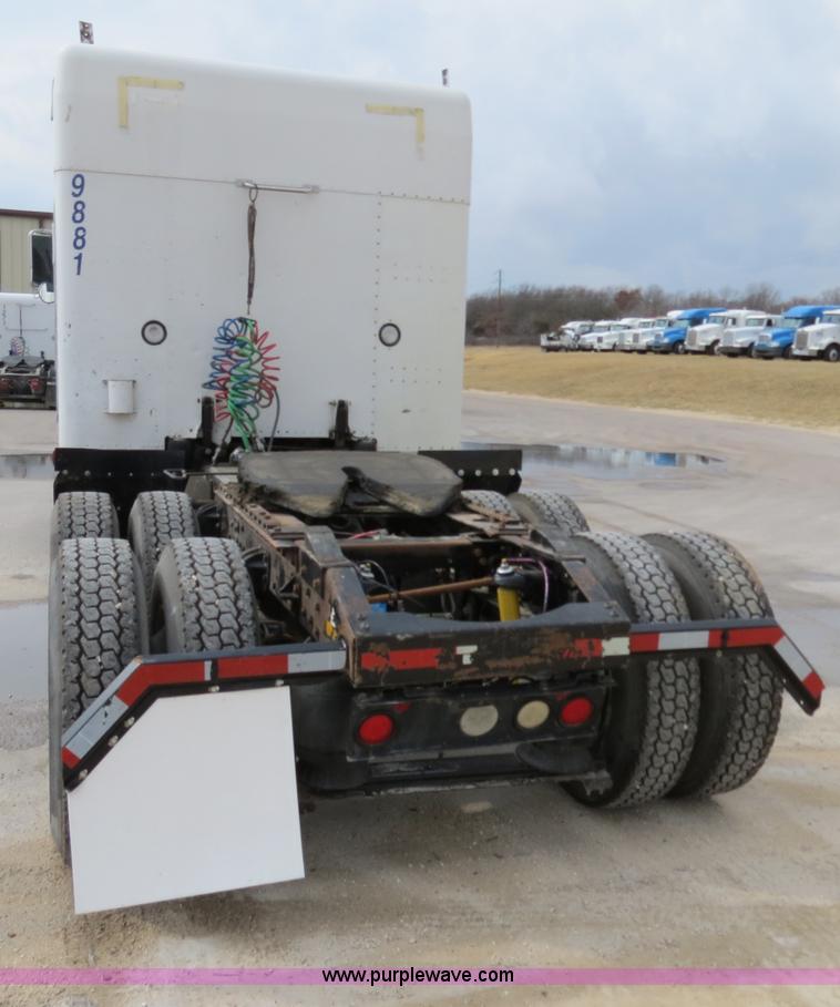 image for item B4573 1998 Peterbilt 377 semi truck