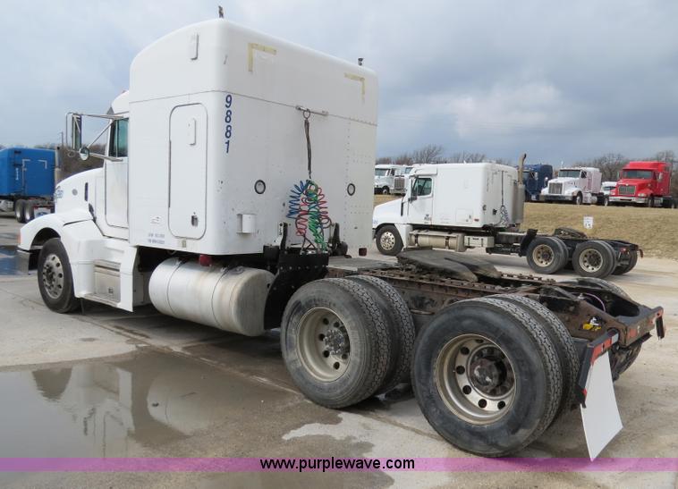 image for item B4573 1998 Peterbilt 377 semi truck