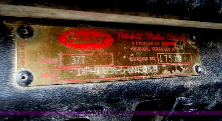 image for item B4573 1998 Peterbilt 377 semi truck
