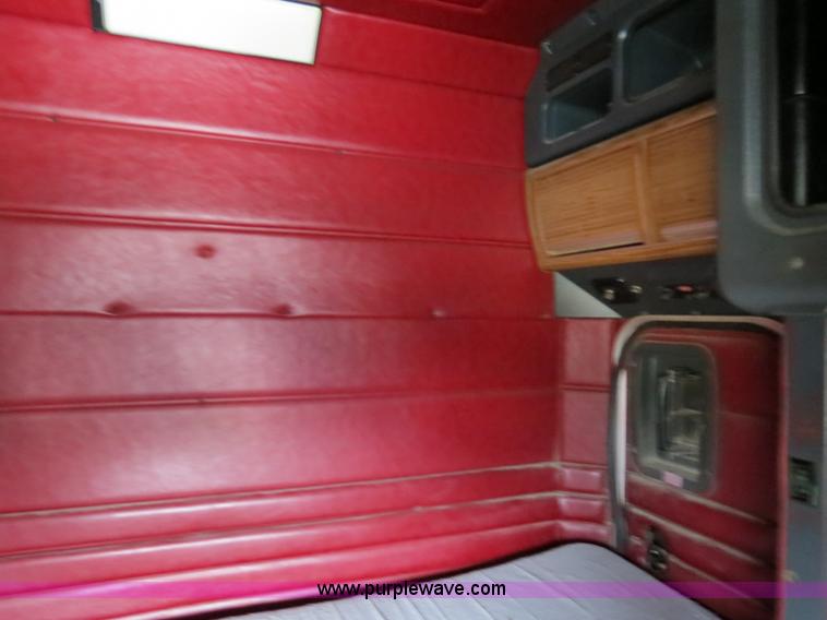 image for item B4573 1998 Peterbilt 377 semi truck