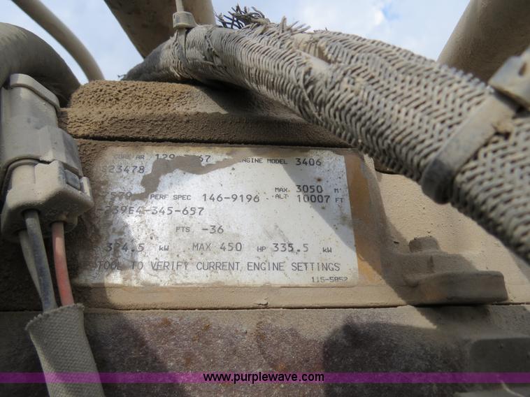 image for item B4573 1998 Peterbilt 377 semi truck