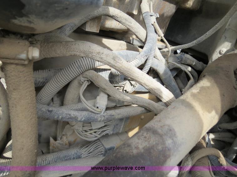 image for item B4573 1998 Peterbilt 377 semi truck