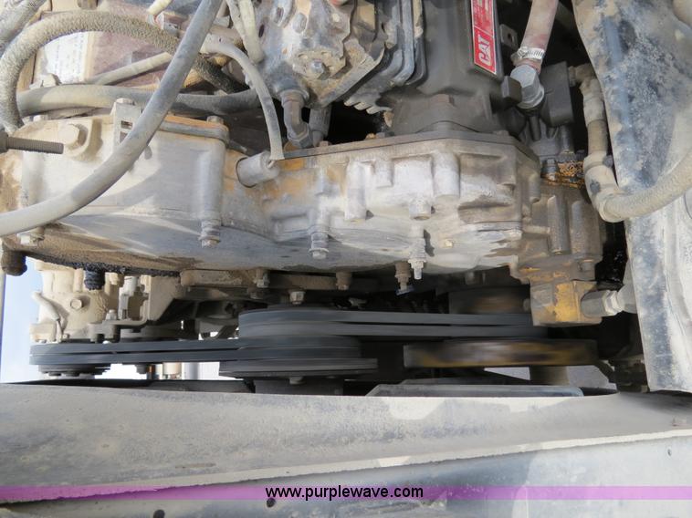 image for item B4573 1998 Peterbilt 377 semi truck