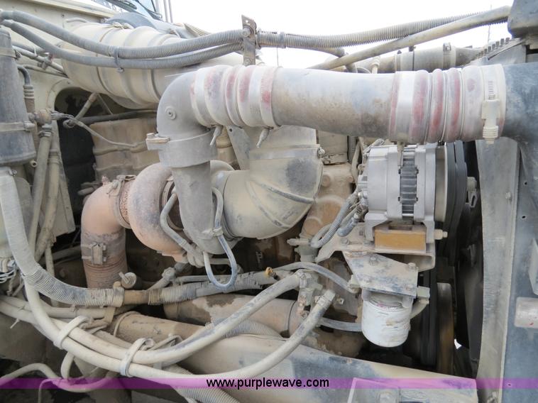 image for item B4573 1998 Peterbilt 377 semi truck