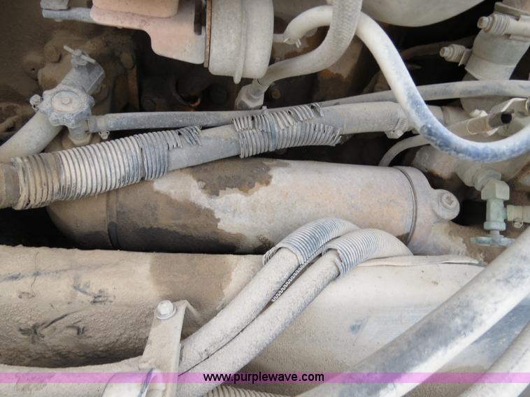 image for item B4573 1998 Peterbilt 377 semi truck