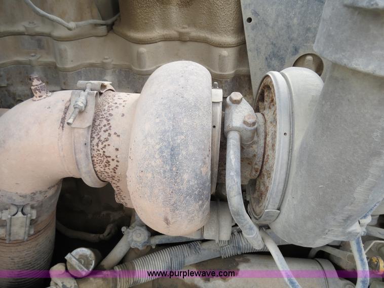 image for item B4573 1998 Peterbilt 377 semi truck