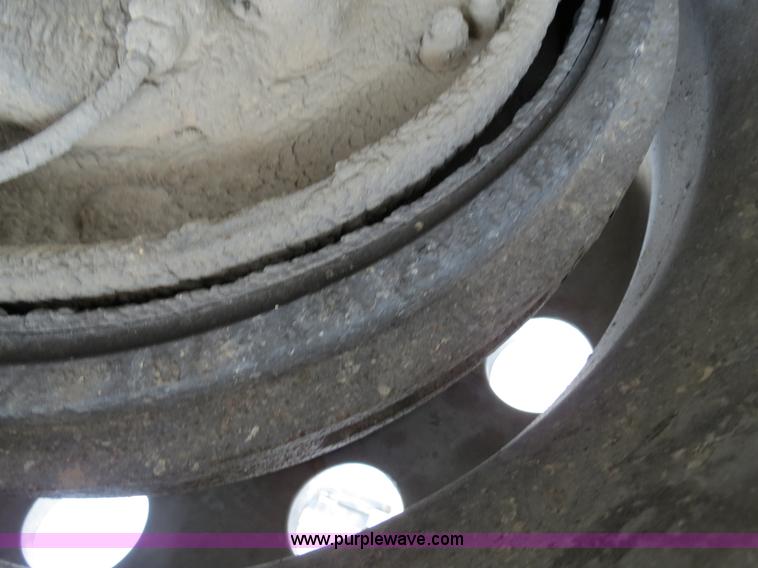 image for item B4573 1998 Peterbilt 377 semi truck