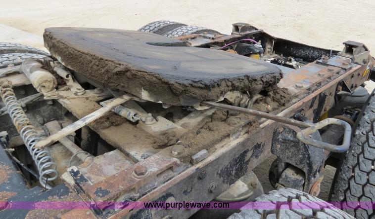 image for item B4573 1998 Peterbilt 377 semi truck