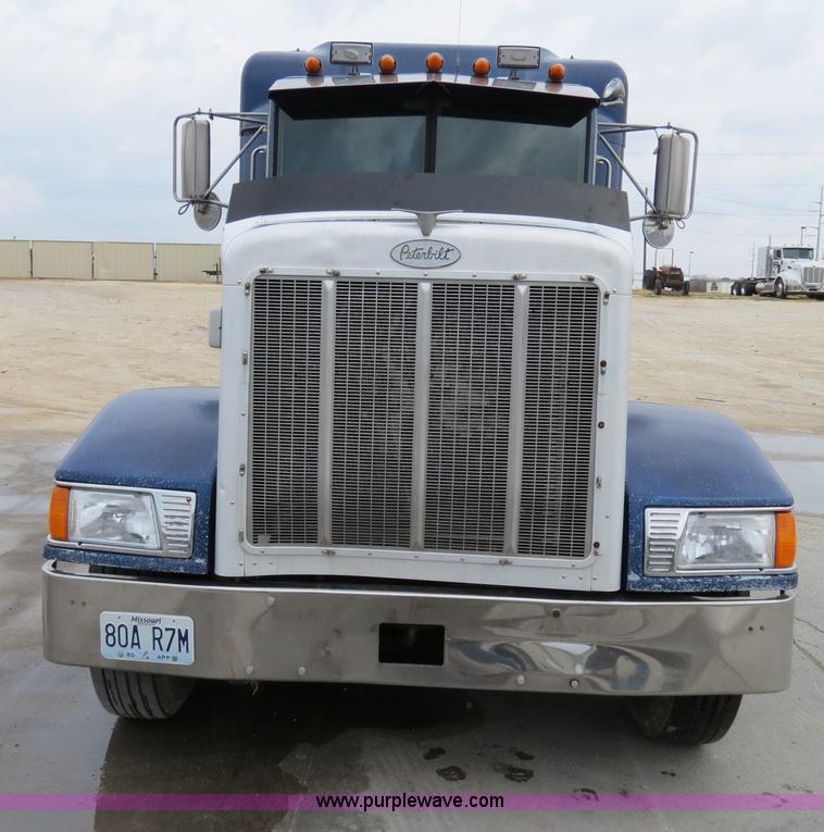 image for item B4574 1998 Peterbilt 377 semi truck