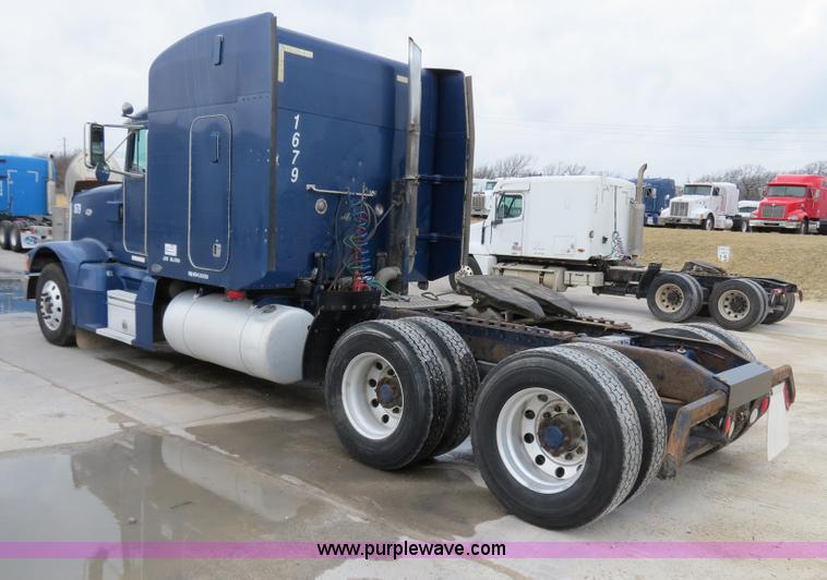 image for item B4574 1998 Peterbilt 377 semi truck