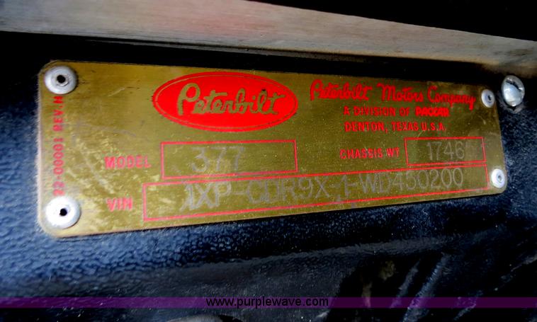 image for item B4574 1998 Peterbilt 377 semi truck