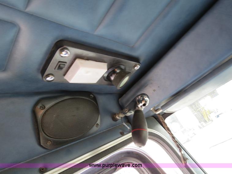 image for item B4574 1998 Peterbilt 377 semi truck