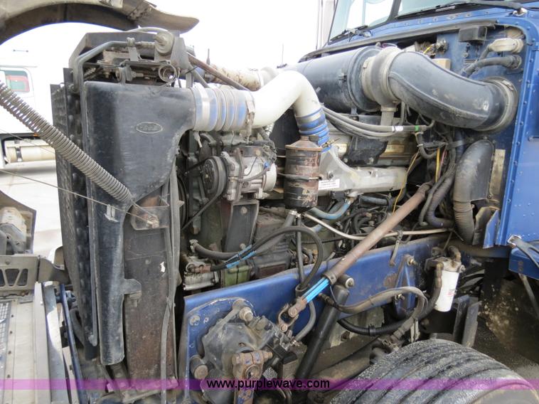 image for item B4574 1998 Peterbilt 377 semi truck